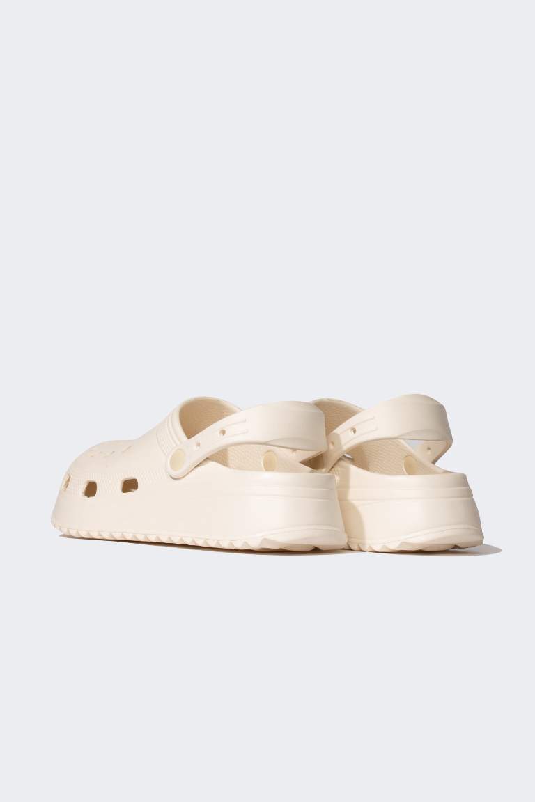 CROCS CLASSIC CRUSH CLOG WHITE