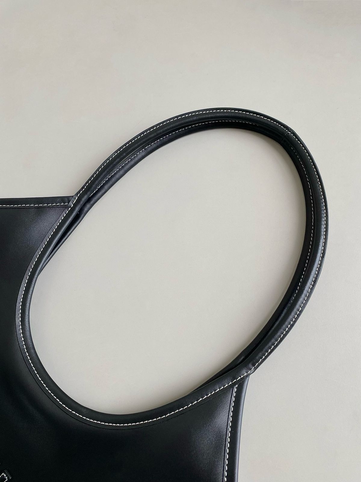 MIU MIU HOBO LEATHER