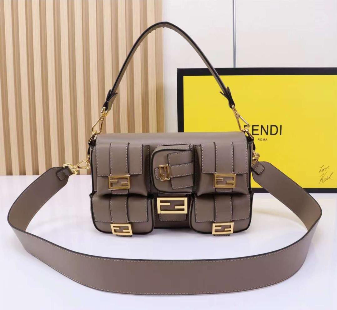 WOMEN FENDI MULTIPOCKET BAGUETTE BAG