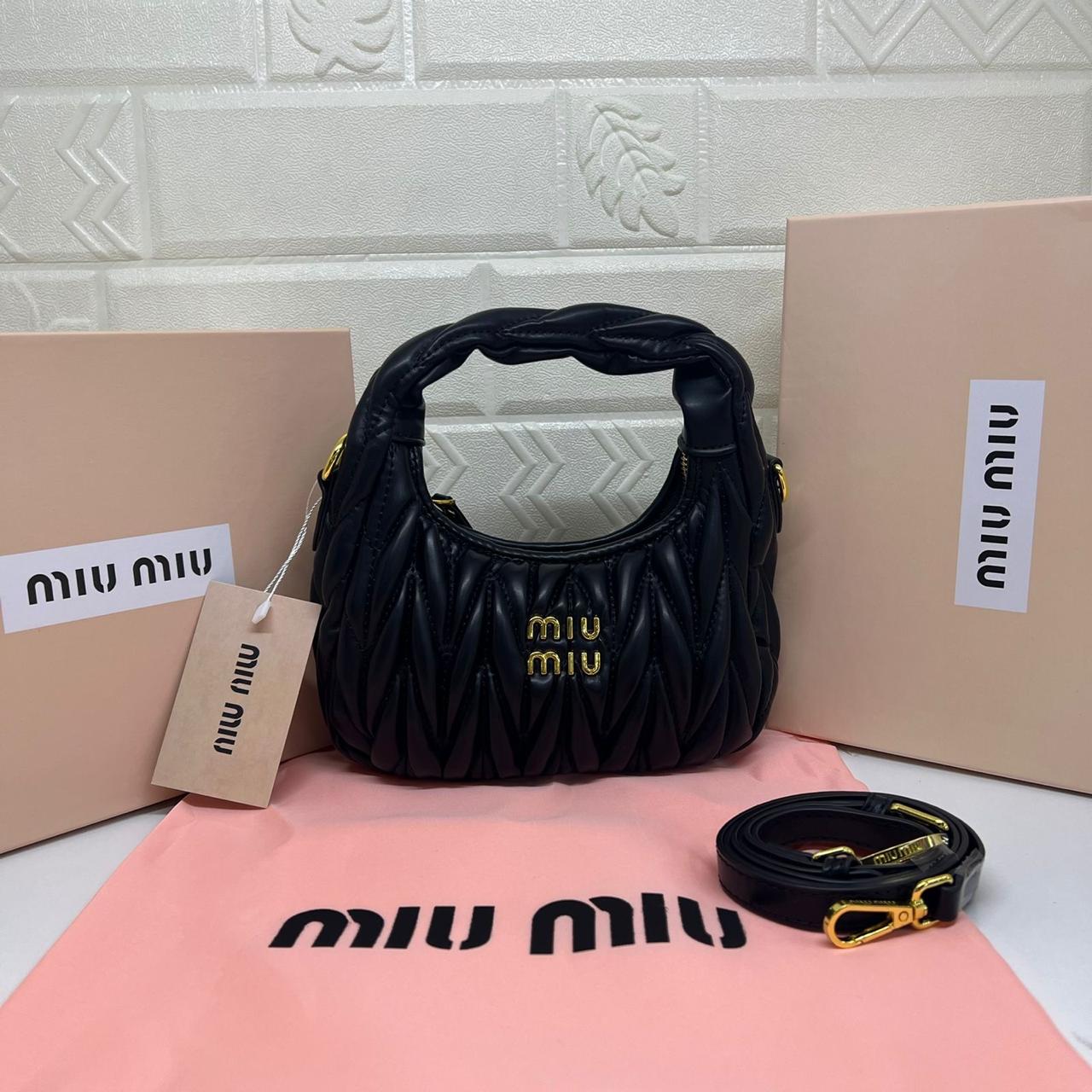 حقيبة MIU MIU WANDER MATELASSE NAPPA HOBO MINI