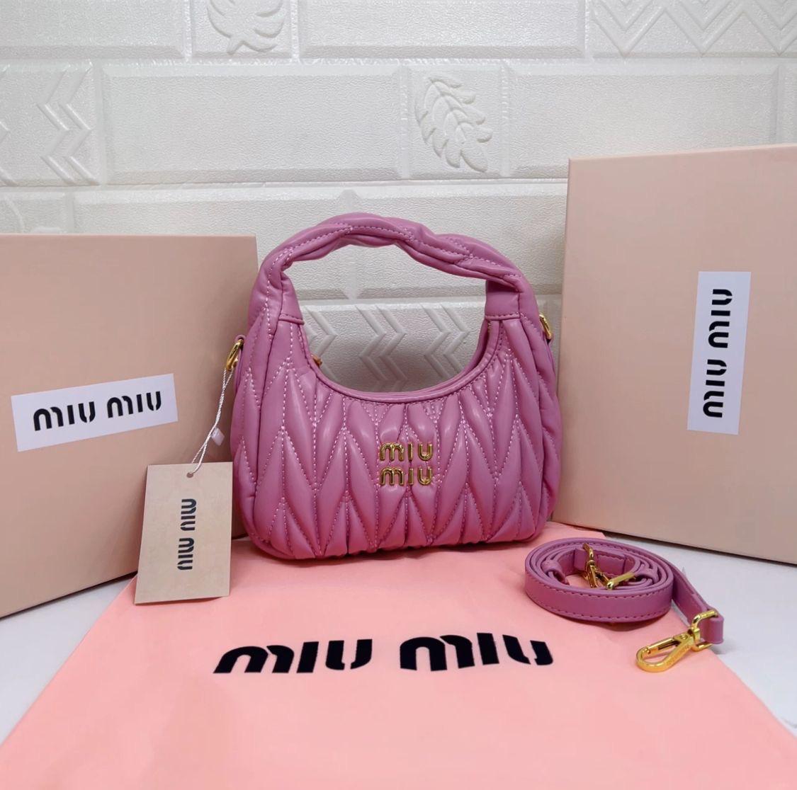 حقيبة MIU MIU WANDER MATELASSE NAPPA HOBO MINI