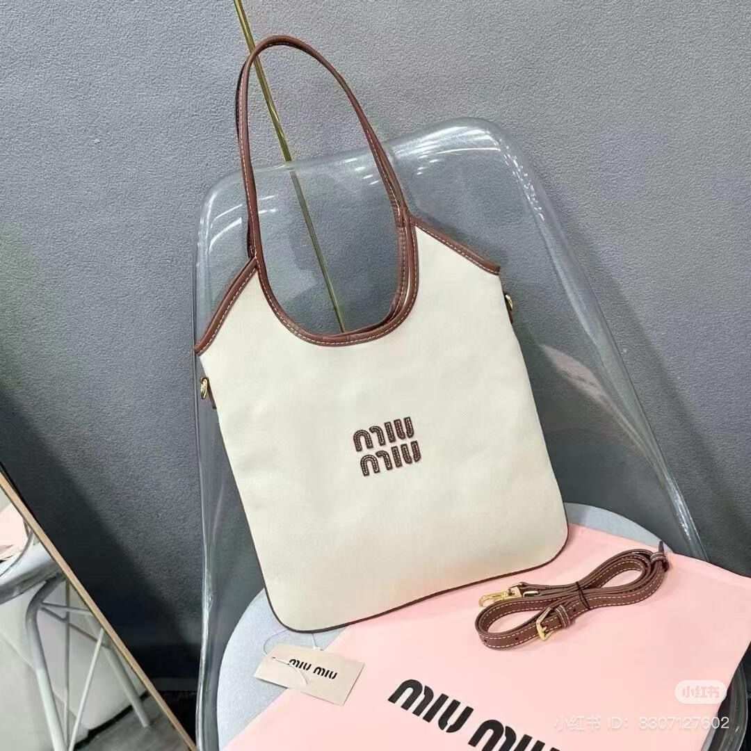 MIU MIU WANDER MATELASSE NAPPA MINI BAG