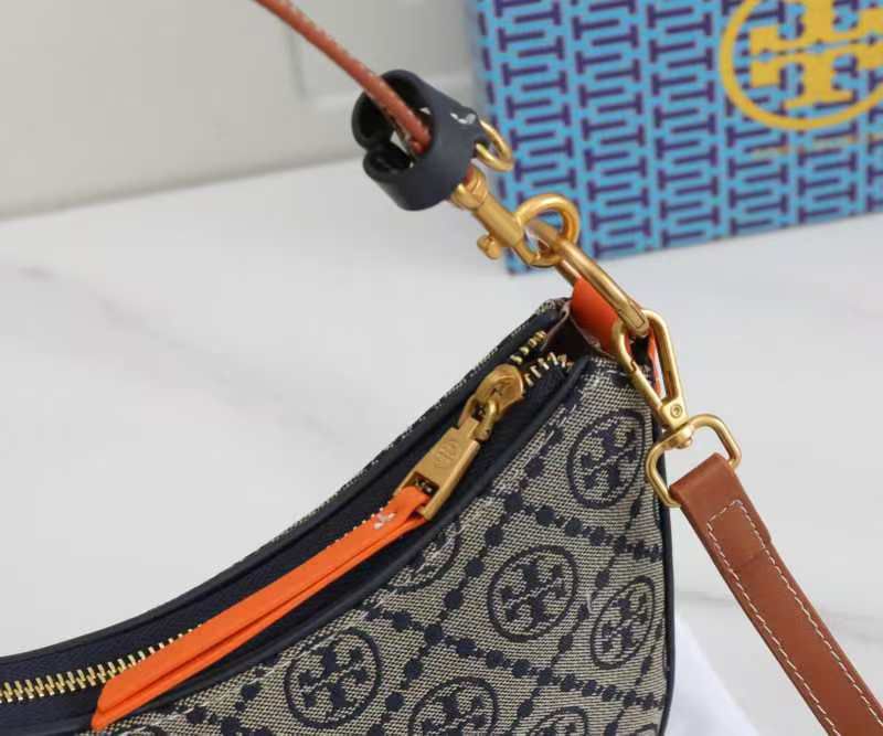 TORY BURCH MCGRAW BUCKET BAG