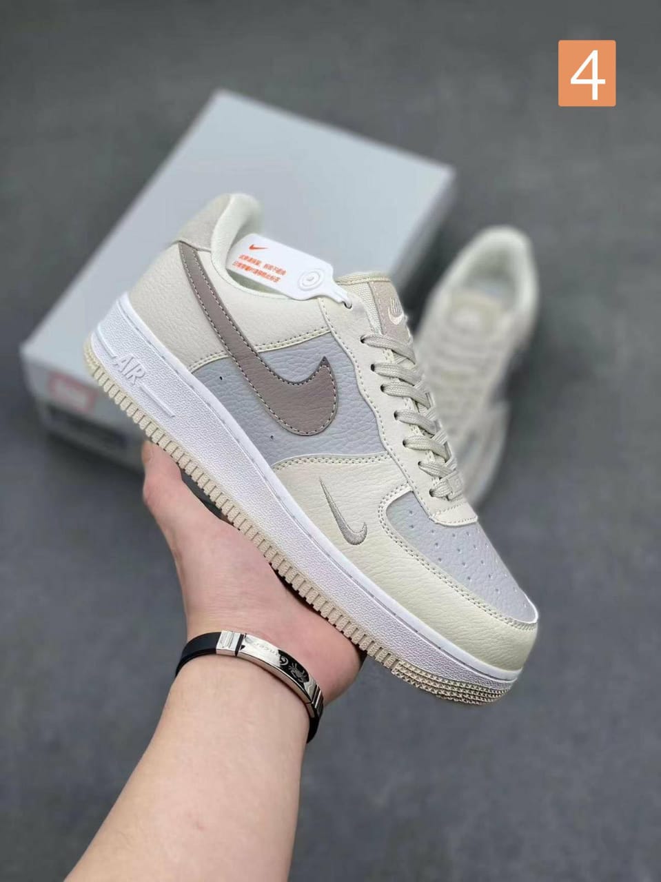 NIKE AIR FORCE 1'07