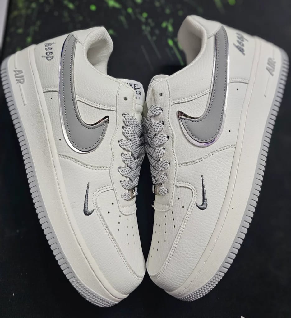 NIKE AIR FORCE 1 LOW