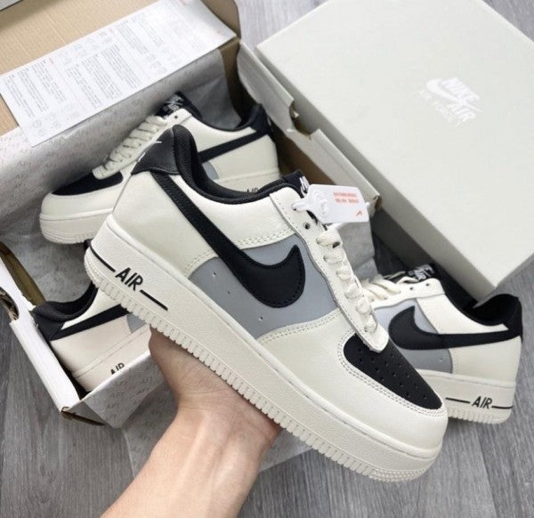 NIKE AIR FORCE 1'07