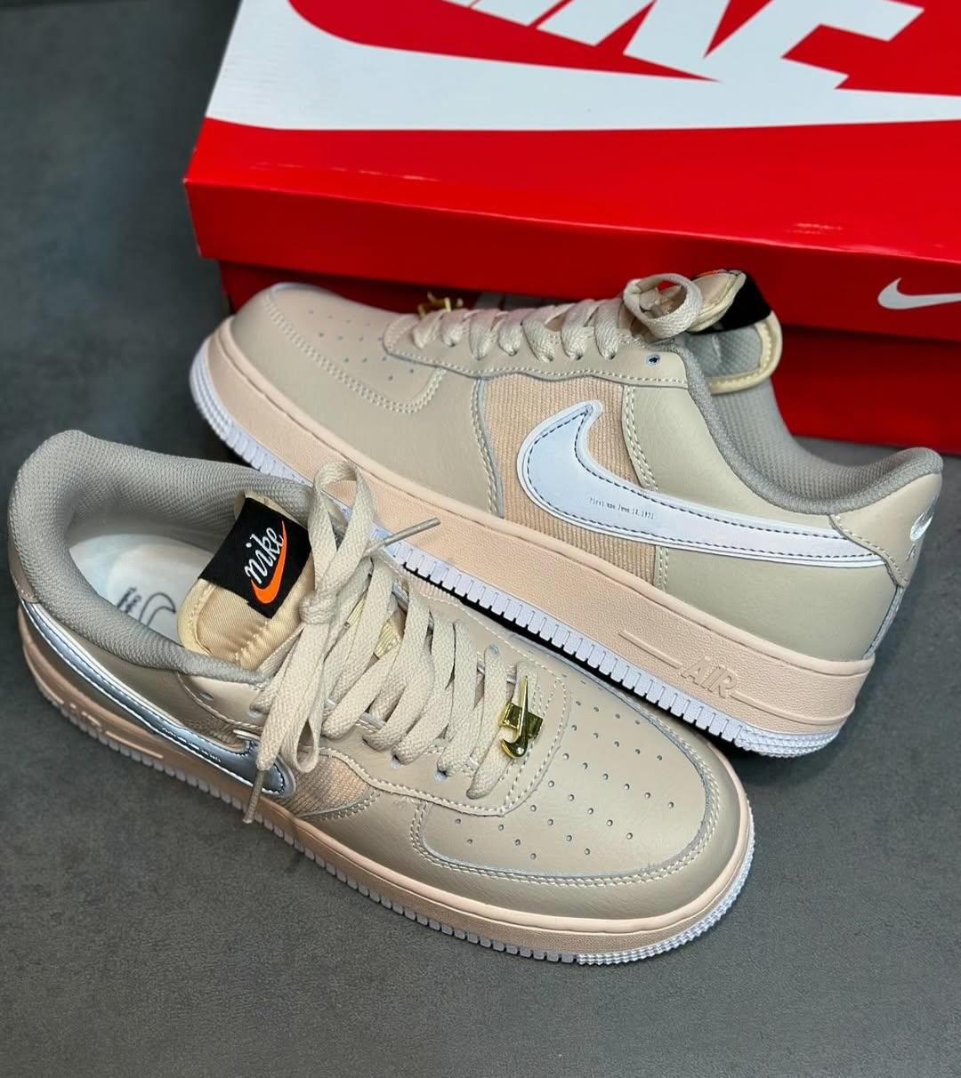 NIKE AIR FORCE 1'07