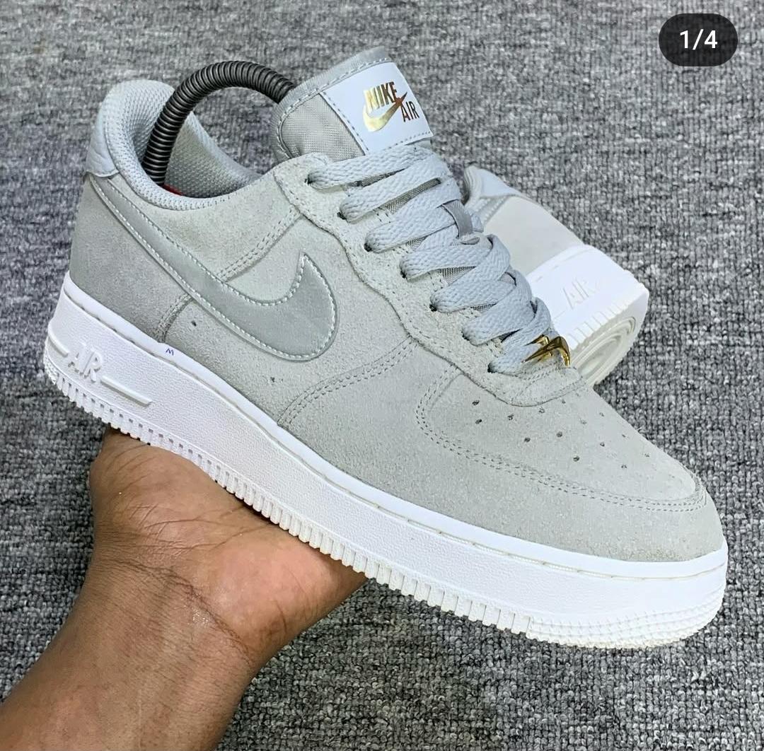 NIKE AIR FORCE 1'07 METALLIC GREY