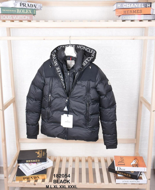 MONCLER MONTCLA SHORT DOWN JACKET