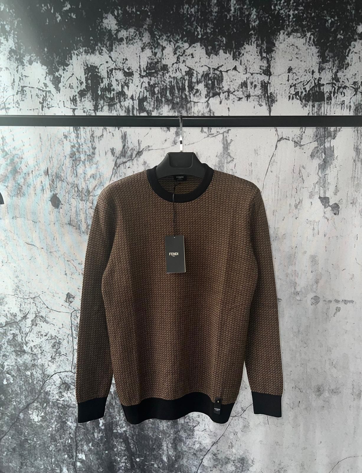 FENDI CREW NECK SWEATER