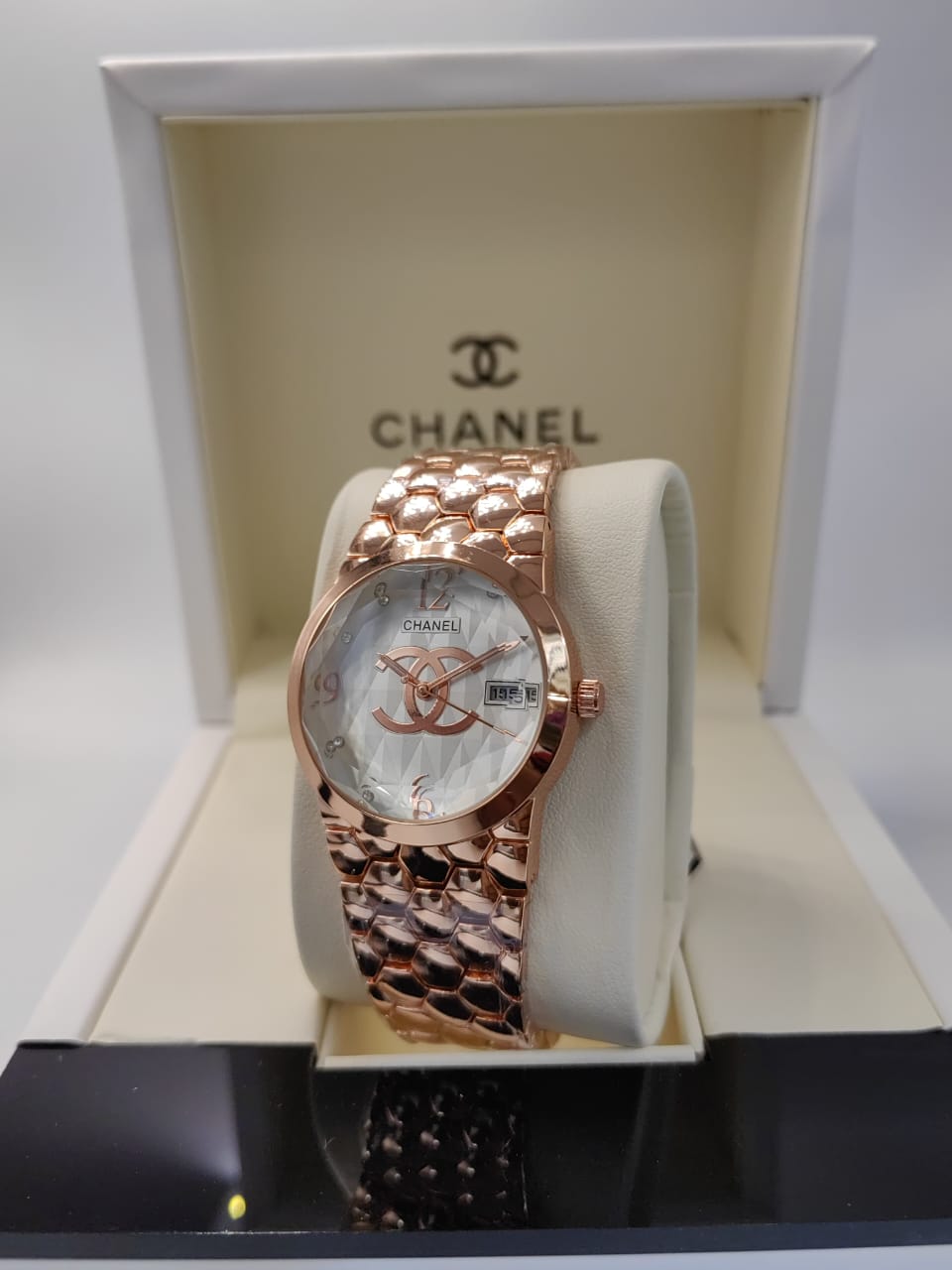 CHANEL J12 WOMEN WATCH