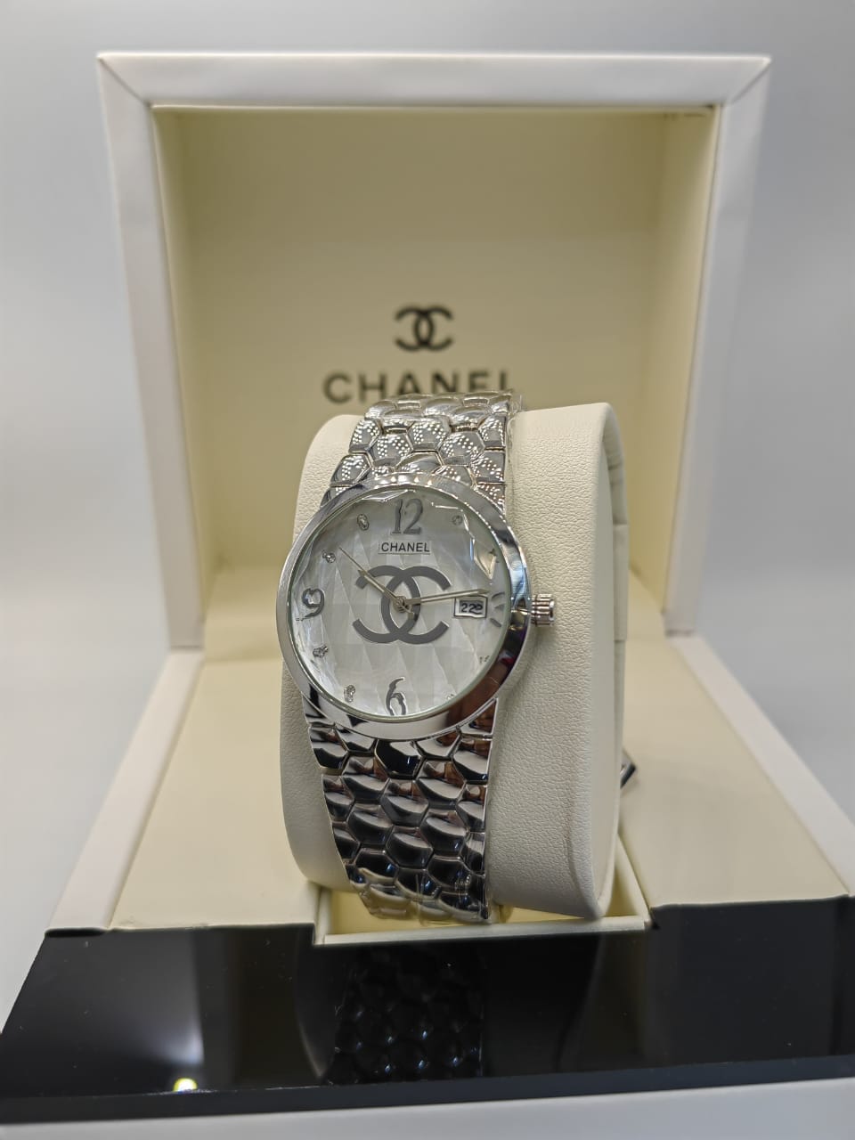 CHANEL J12 WOMEN WATCH