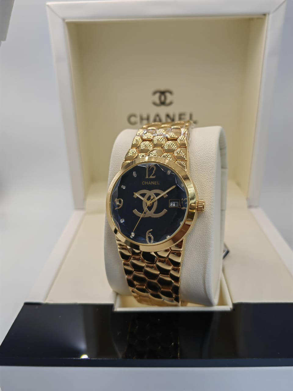 CHANEL J12 WOMEN WATCH