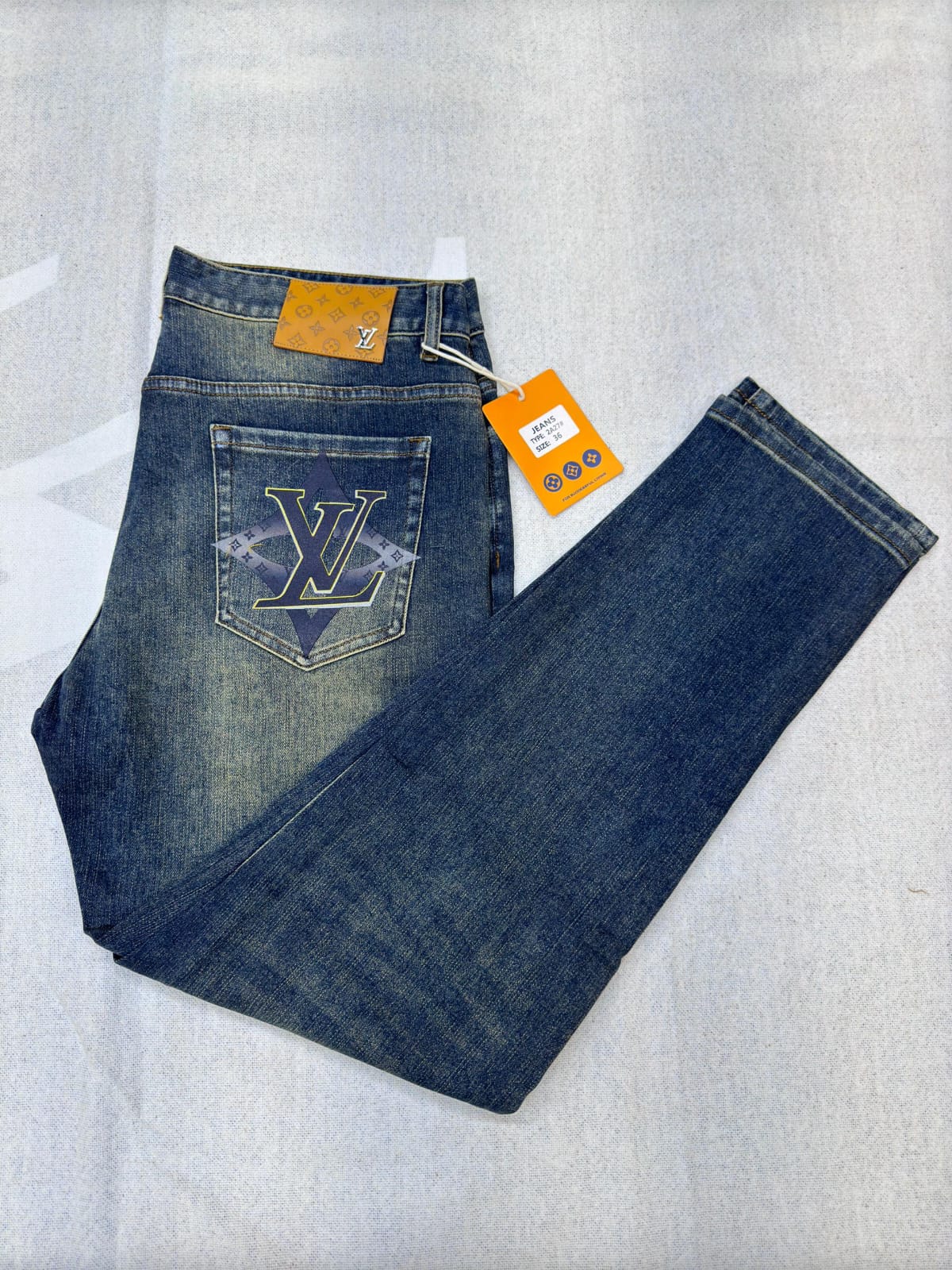 LV JEANS