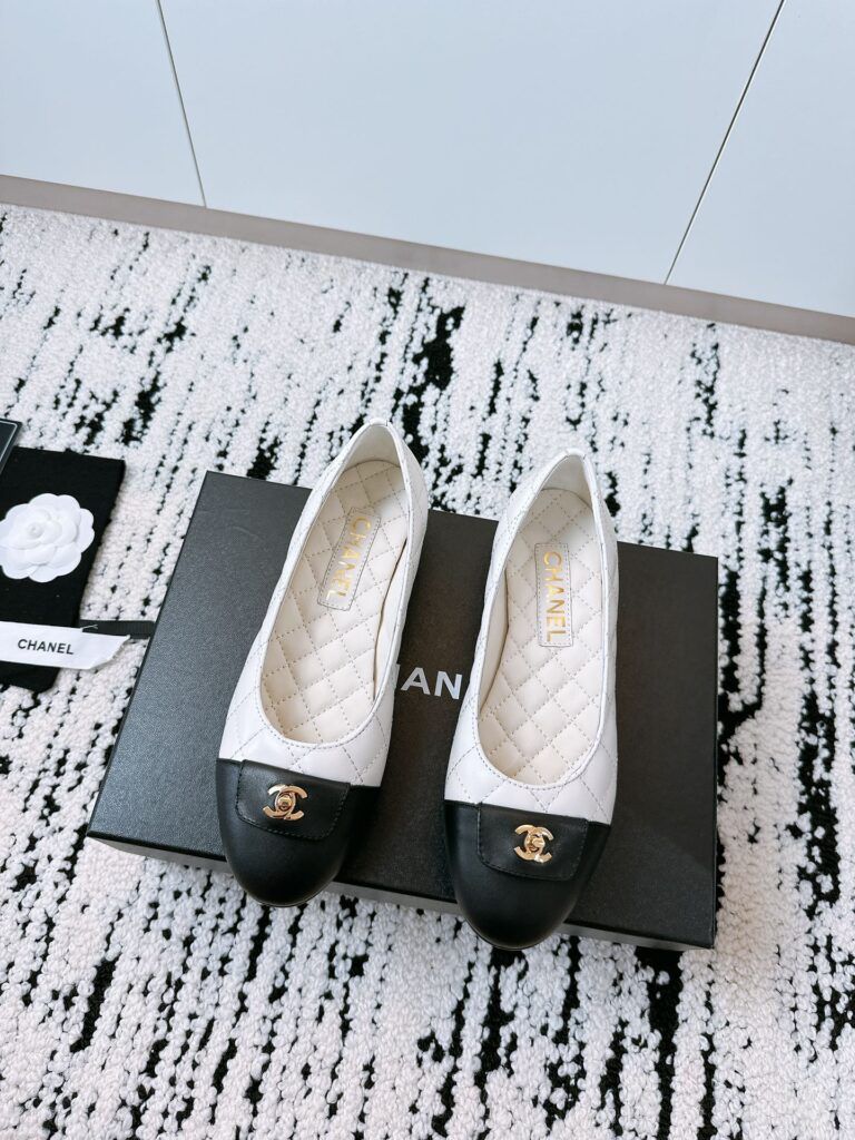 CHANEL QUILTED LAMBSKIN BALLET FLATS