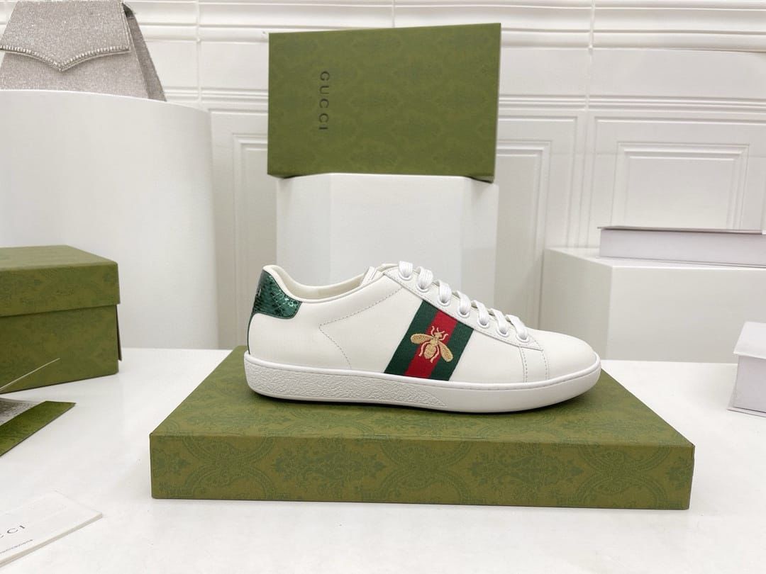 GUCCI ACE SNEAKER WITH BEE EMBROIDARY