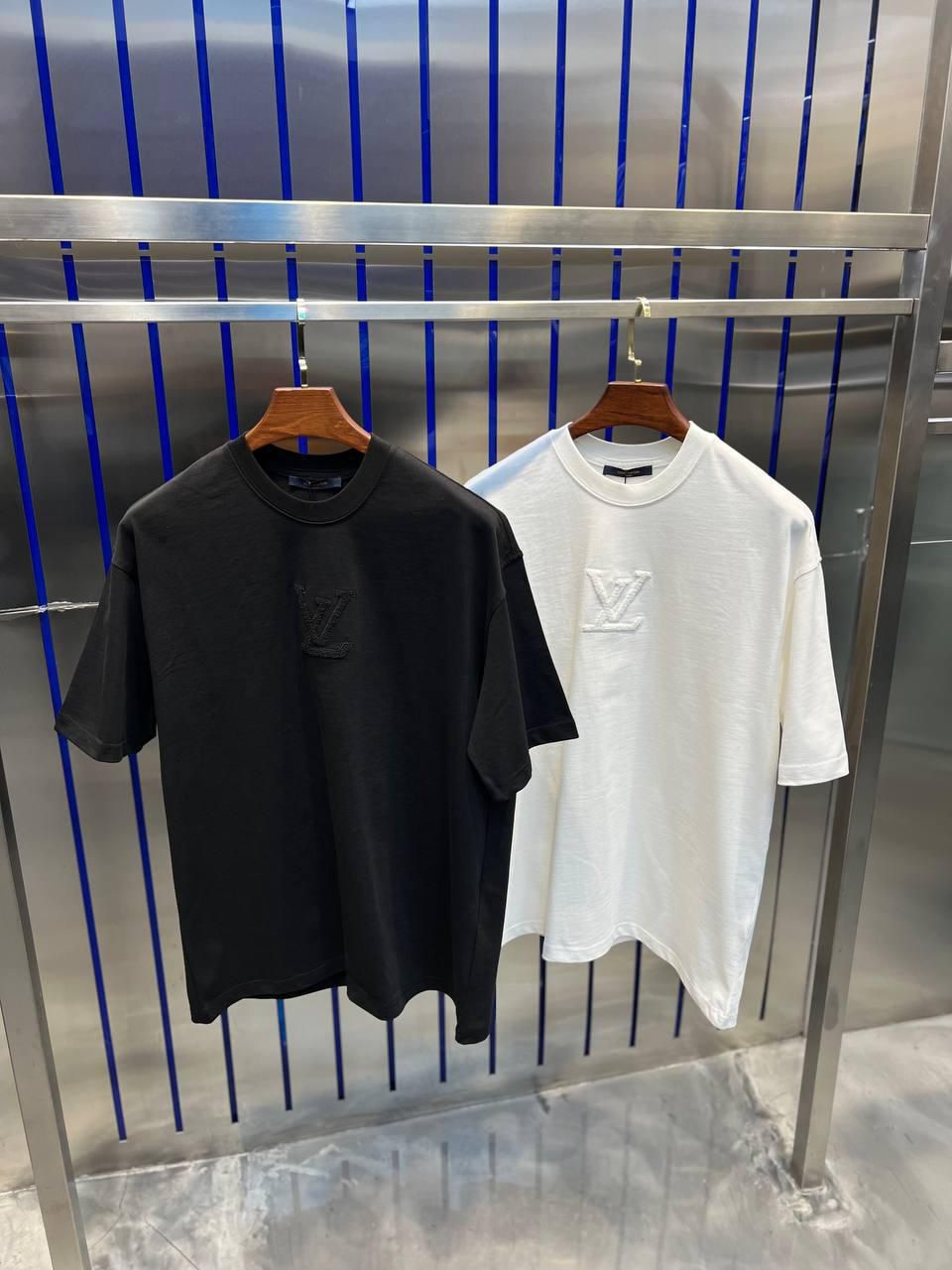 LOUIS VUITTON EMBOSSED LV T-SHIRT