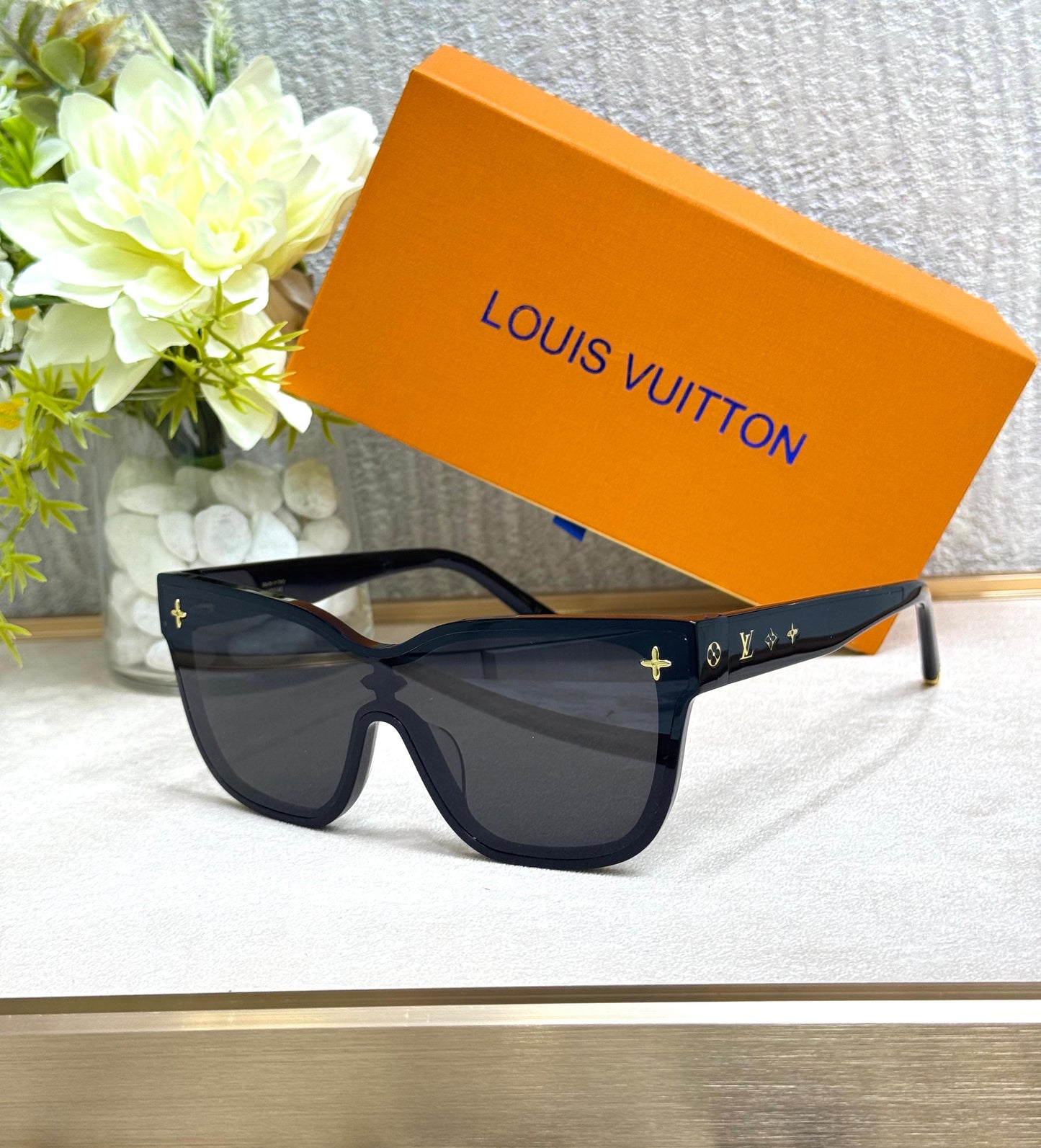 LV SHADOW SQUARE GLASSES