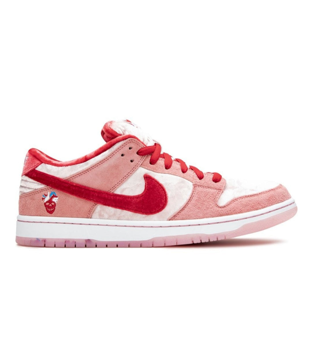 Nike SB Dunk Low Pro Strange Love