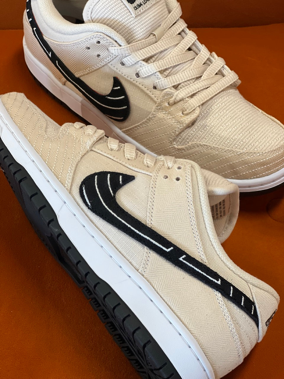 Nike
Dunk Low "Albino & Preto - Jiu Jitsu" sneakers