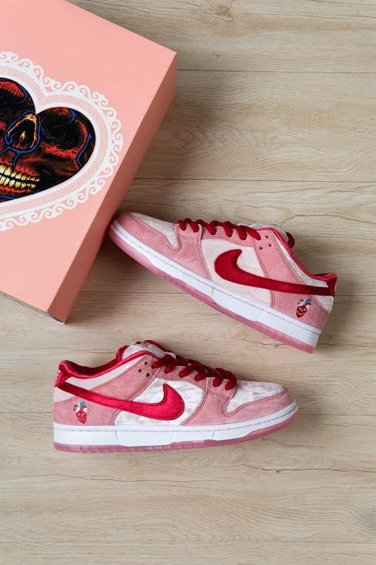 Nike SB Dunk Low Pro Strange Love