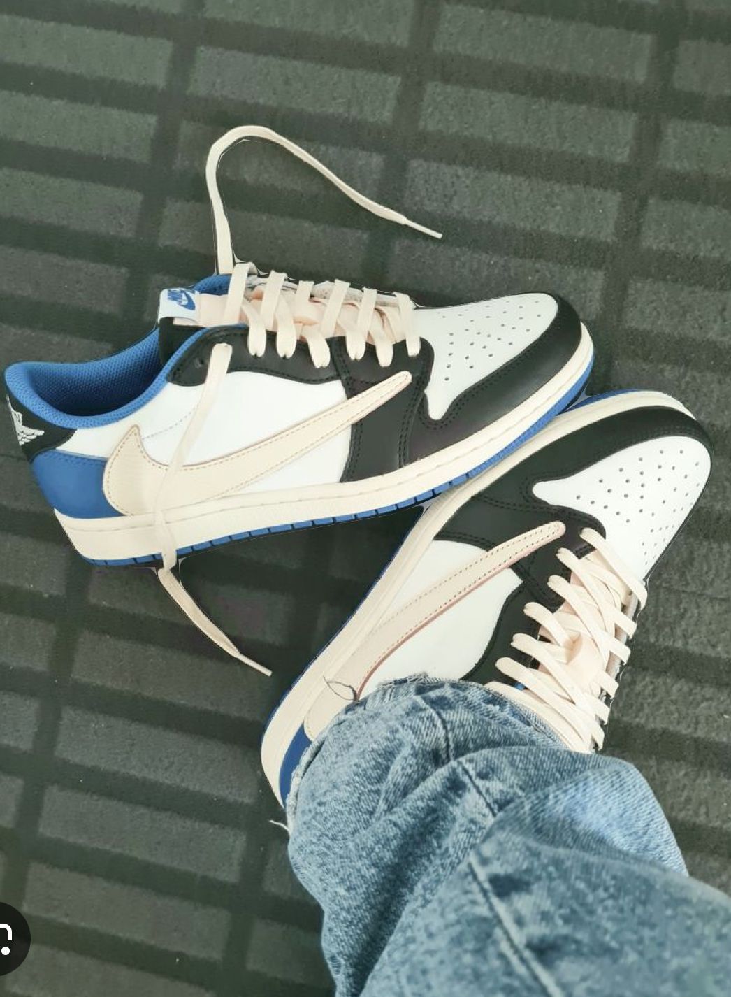 Jordan 1 Low Fragment x Travis Scott