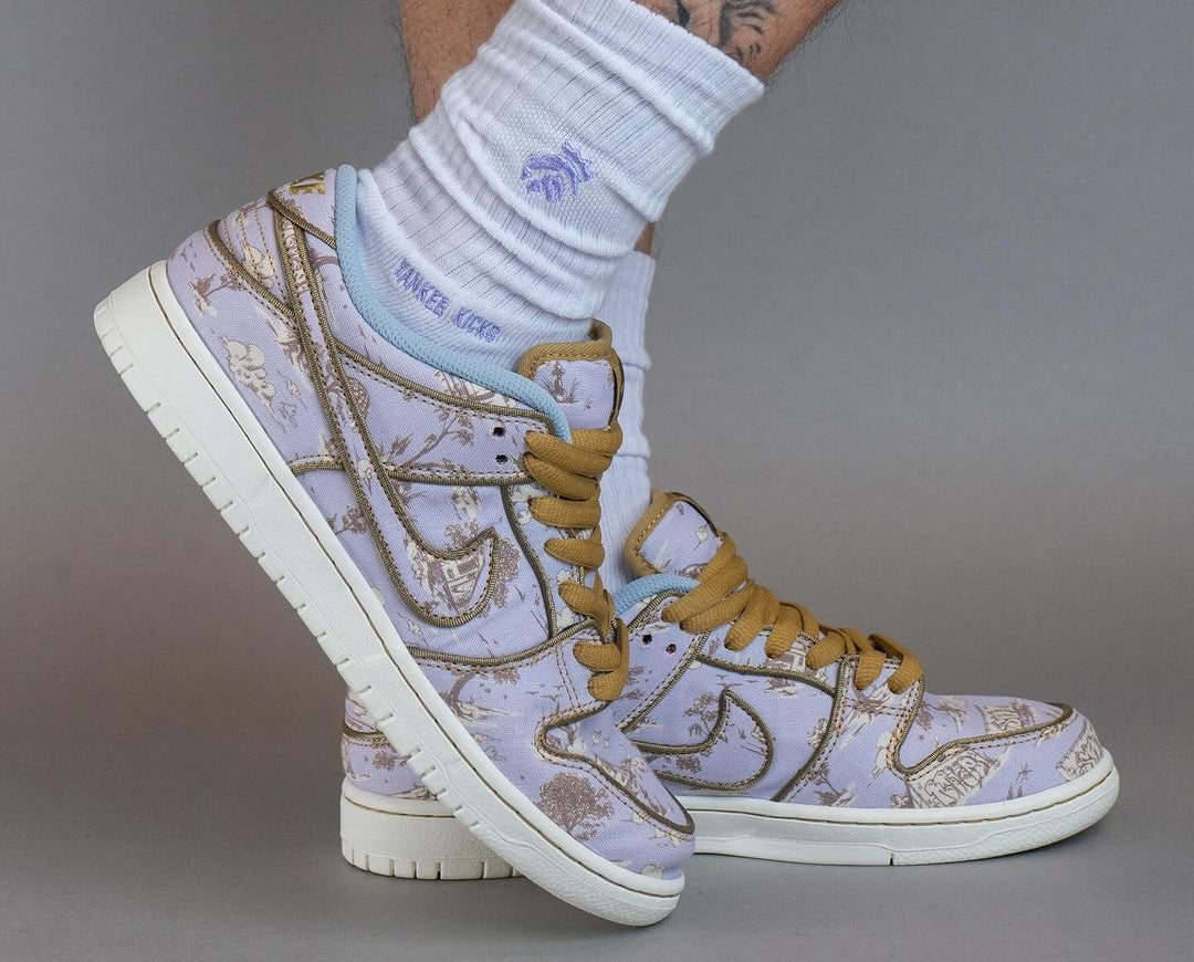 Nike
SB Dunk "Pastoral Print" sneakers